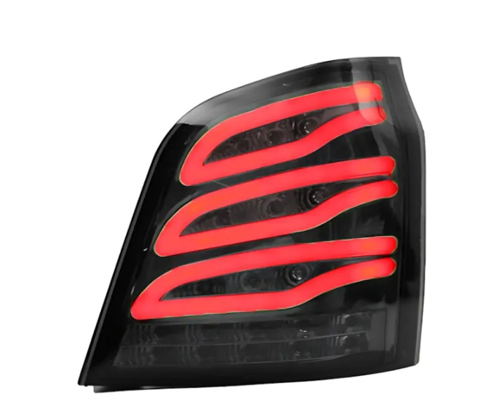 چراغ خطر عقب اسپرت پراید۱۱۱ طرح S500 بسته 2 عددی NGCO