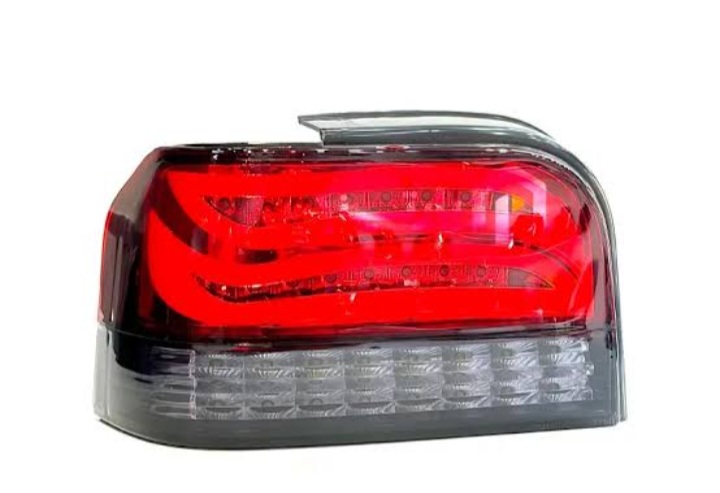 چراغ خطر عقب اسپرت پراید۱۳۱ طرح  E200 بسته 2 عددی NGCO